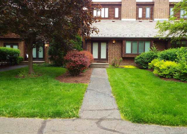 Property at 6728 Covington Creek Trl, Fort Wayne, IN 46804, 2 beds, 3 baths