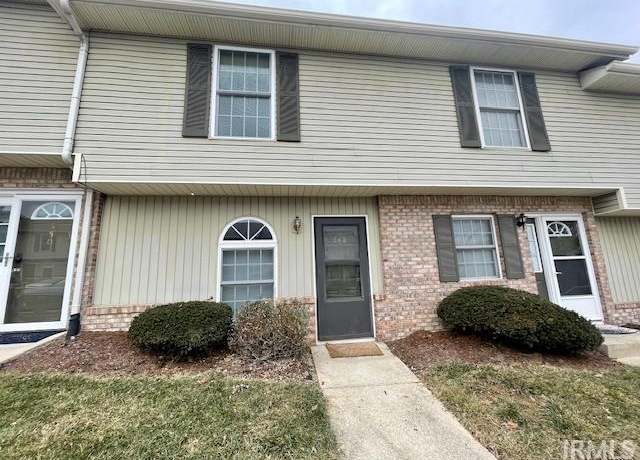 Property at 648 E Sherwood Hls, Bloomington, IN 47401, 2 beds, 1.5 baths