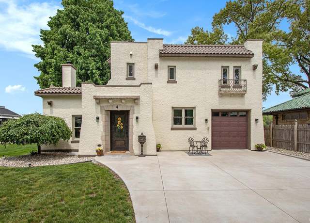 Property at 4 Edgewater Pl, Elkhart, IN 46516, 4 beds, 3.5 baths