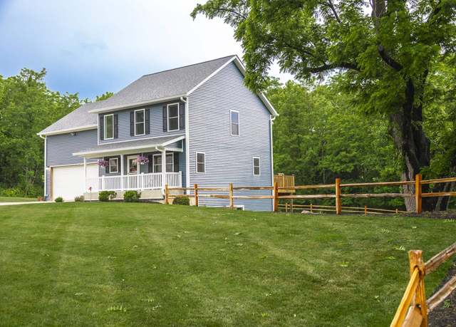 Property at 1256 E Zinnia Dr, Bloomington, IN 47401, 4 beds, 3.5 baths