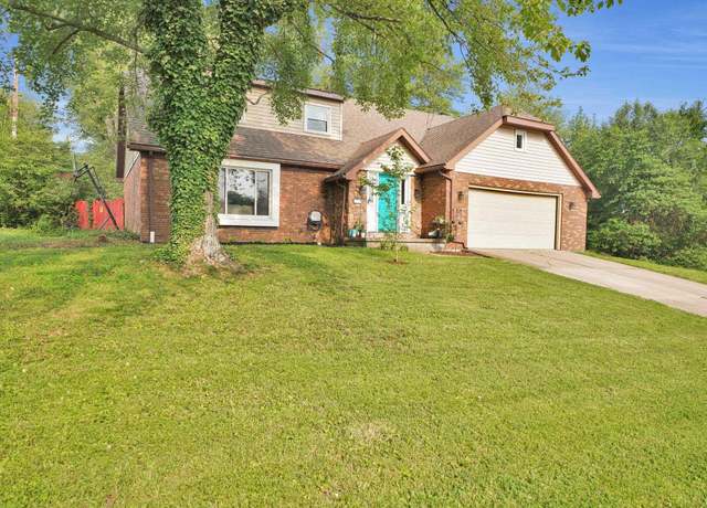 Property at 7633 Marywood Dr, Newburgh, IN 47630, 4 beds, 2.5 baths