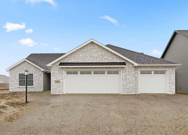Property at 5215 Elk Run Pl, Fort Wayne, IN 46818, 3 beds, 2.5 baths