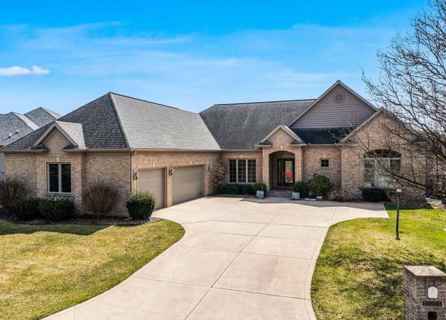 Property at 51025 Bellcrest Cir, Granger, IN 46530, 4 beds, 4 baths
