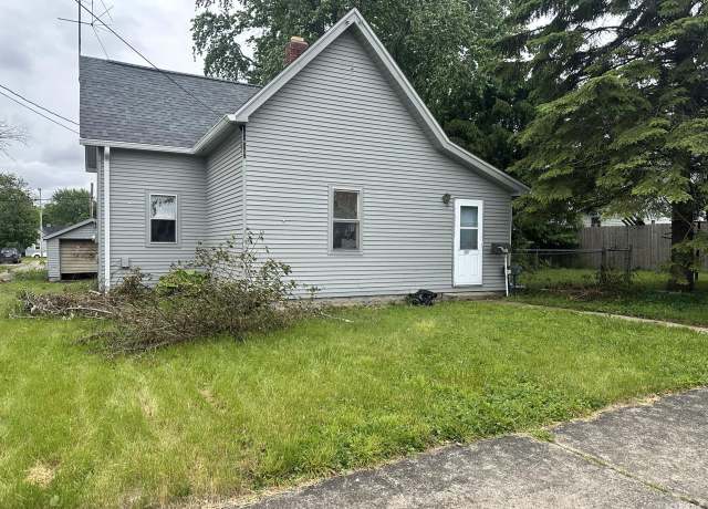 Property at 1207 Short Columbia St, Frankfort, IN 46041, 2 beds, 1 bath