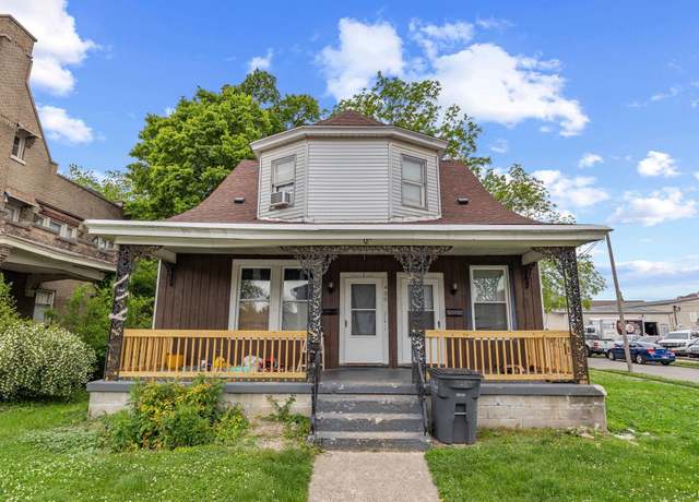 Property at 400 W Mulberry St, Kokomo, IN 46901, 4 beds, 2 baths