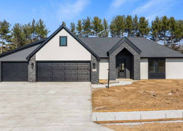 Property at 366 Keltic Pines Blvd, Huntertown, IN 46748, 3 beds, 2.5 baths