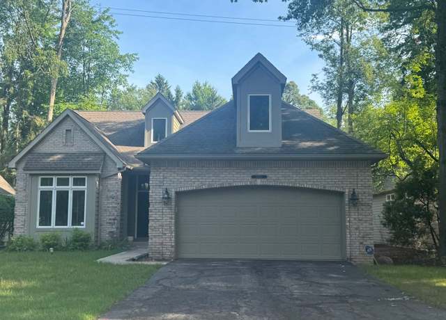 Property at 1530 Rockwood Ln, Mishawaka, IN 46545, 3 beds, 2.5 baths