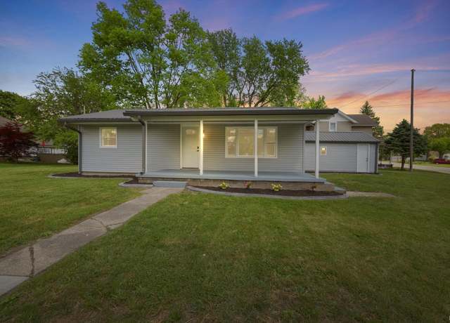 Property at 121 S Indiana St, Mulberry, IN 46058, 3 beds, 1 bath