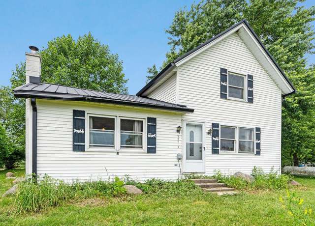 Property at 12531 Taylor Rd, Churubusco, IN 46723, 3 beds, 2.5 baths