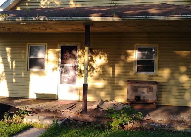 Property at 5841 N Sugar St, Uniondale, IN 46791, 4 beds, 2 baths