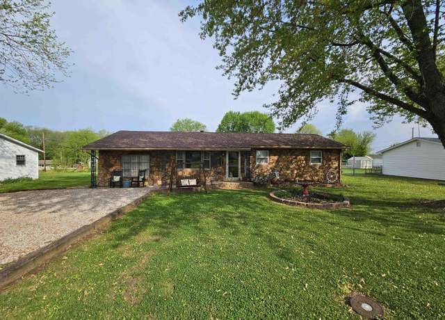 Property at 4119 E Ridgeview Blvd, Vincennes, IN 47591, 4 beds, 2.5 baths