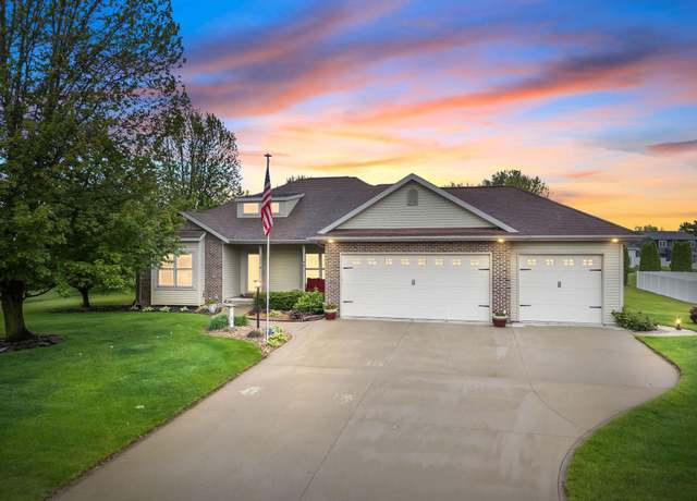 Property at 4077 E Oldfield Dr, Leesburg, IN 46538, 4 beds, 3 baths