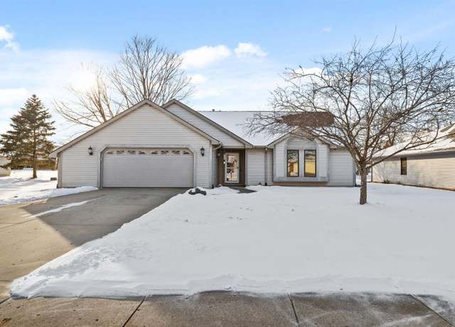 Property at 1307 Duesenberg Dr, Auburn, IN 46706, 3 beds, 2 baths