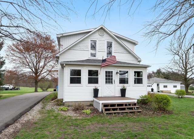 Property at 1468 E 75 Rd N, Warsaw, IN 46582, 4 beds, 2.5 baths