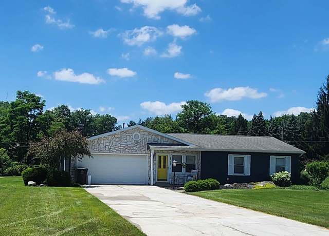 Property at 4517 Golfview Dr, Fort Wayne, IN 46818, 3 beds, 1.5 baths