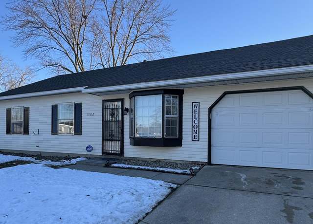Property at 1502 Viking Dr, South Bend, IN 46628, 3 beds, 1.5 baths
