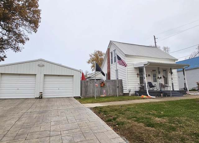 Property at 317 Poplar St, Mount Carmel, IL 62863, 3 beds, 2 baths