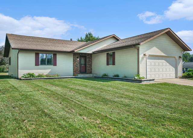 Property at 1794 E Springfield Dr, Warsaw, IN 46582, 4 beds, 2 baths