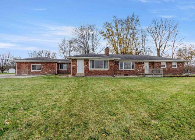 Property at 2725 W Alto Rd, Kokomo, IN 46902, 3 beds, 2 baths