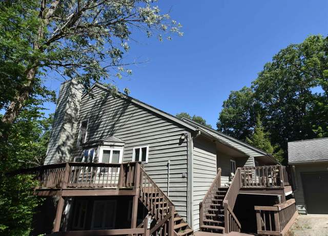 Property at 9726 S Harbour Pointe Dr, Bloomington, IN 47401, 2 beds, 2 baths