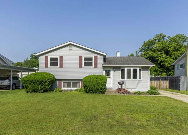 Property at 1839 Winston Dr, South Bend, IN 46635, 4 beds, 1.5 baths