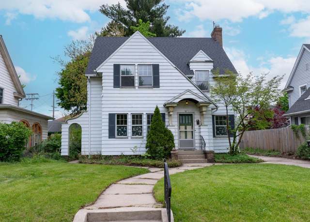 Property at 1119 E Bronson St, South Bend, IN 46615, 3 beds, 1.5 baths