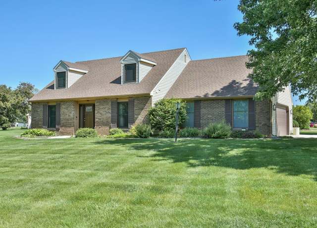 Property at 4435 Aboite Lake Dr, Fort Wayne, IN 46804, 4 beds, 3.5 baths