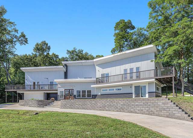 Property at 10559 Jefferson Blvd, Osceola, IN 46561, 4 beds, 3 baths