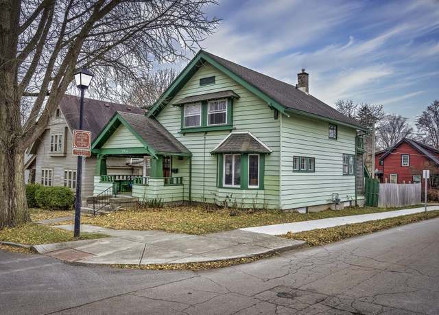 Property at 2904 Shawnee Dr, Fort Wayne, IN 46807, 3 beds, 2.5 baths