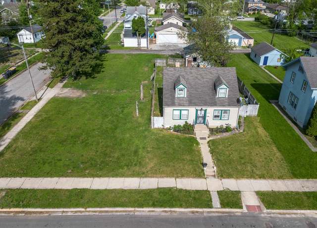Property at 2821 Alexander St, Fort Wayne, IN 46806, 3 beds, 2 baths