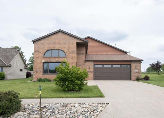 Property at 1806 Laramie Trce, Kendallville, IN 46755, 3 beds, 2.5 baths