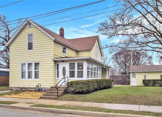 Property at 216 S Laurel St, Mishawaka, IN 46544, 3 beds, 1 bath