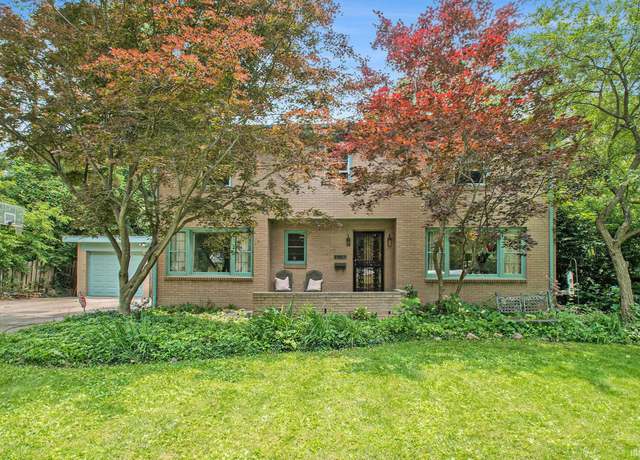 Property at 2718 S Twyckenham Dr, South Bend, IN 46614, 4 beds, 2.5 baths