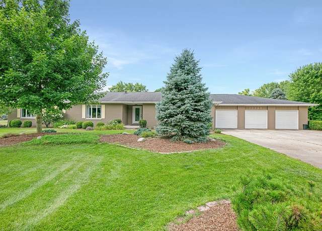 Property at 22360 Glenford Dr, Goshen, IN 46528, 4 beds, 3.5 baths