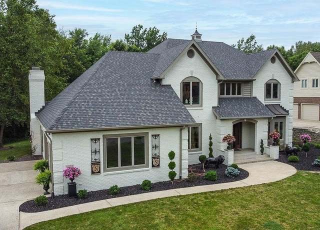 Property at 11830 Crestview Blvd, Kokomo, IN 46901, 4 beds, 2.5 baths