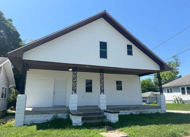 Property at 811 W Foster St, Kokomo, IN 46902, 4 beds, 2 baths