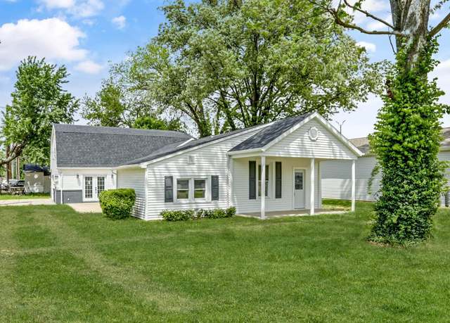 Property at 615 Washington St, Rockport, IN 47635, 4 beds, 2 baths