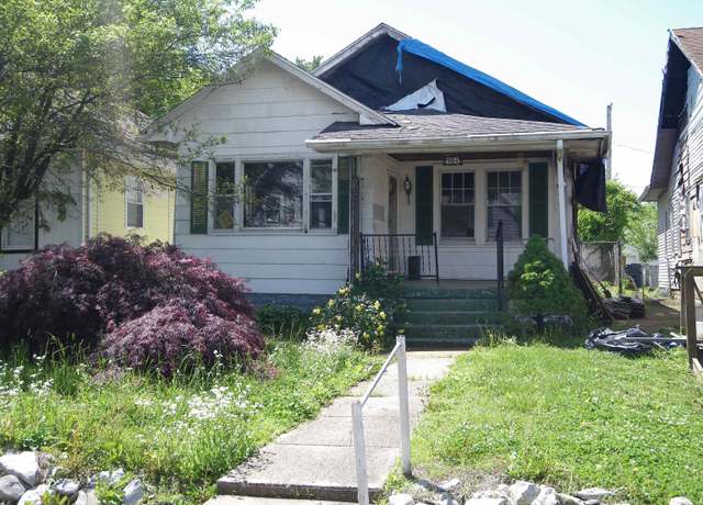 Property at 914 W Missouri St, Evansville, IN 47710, 2 beds, 1 bath