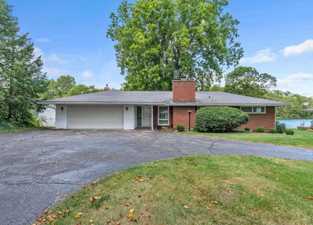 Property at 705 Wakefield Village Blvd, Kendallville, IN 46755, 3 beds, 1.5 baths