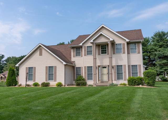 Property at 52323 Lookout Pointe Ct, Granger, IN 46530, 5 beds, 3.5 baths