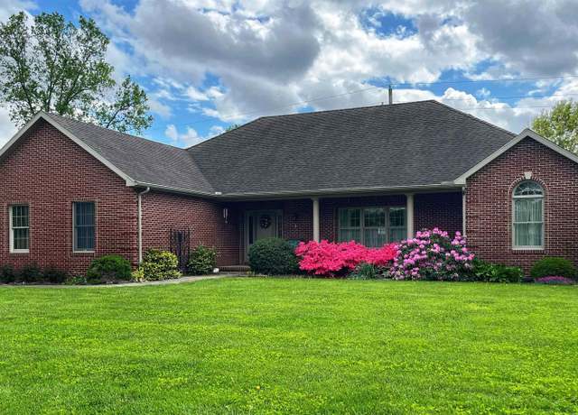 Property at 625 Greenbriar Ct, Vincennes, IN 47591, 3 beds, 2.5 baths