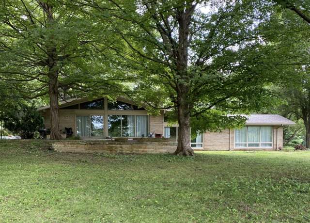 Property at 414 W Riverwood Dr, Petersburg, IN 47567, 3 beds, 2 baths