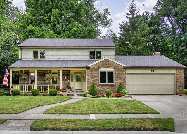 Property at 1711 Lofton Way, Fort Wayne, IN 46815, 4 beds, 2.5 baths