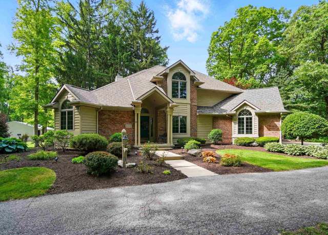 Property at 6011 W Wallen Rd, Fort Wayne, IN 46818, 4 beds, 3 baths