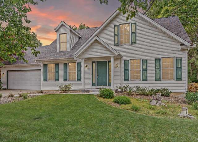 Property at 51062 Oak Hollow Ln, South Bend, IN 46628, 3 beds, 2.5 baths