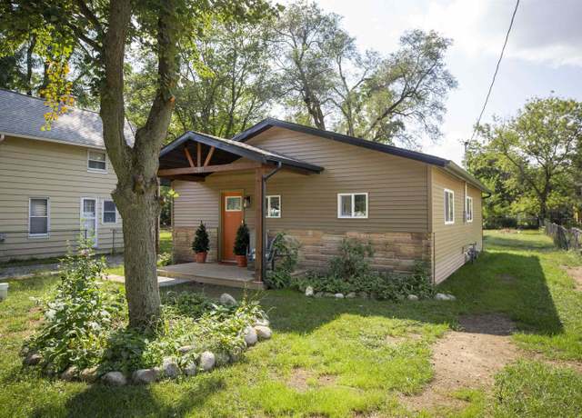 Property at 52885 Emmons Rd, South Bend, IN 46637, 2 beds, 1 bath