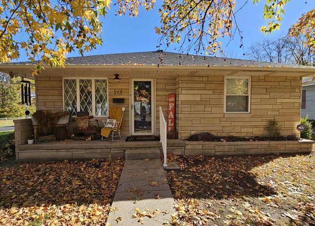 Property at 787 S Main St, Linton, IN 47441, 3 beds, 2 baths