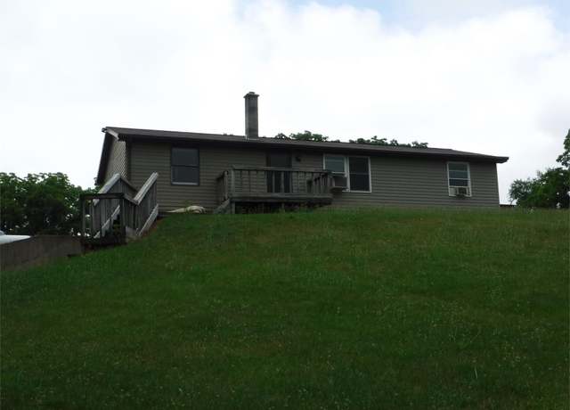 Property at 8214 E 200 St N, Pierceton, IN 46562, 3 beds, 2 baths