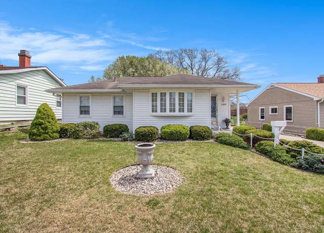 Property at 1304 Sussex Dr, South Bend, IN 46628, 3 beds, 1 bath