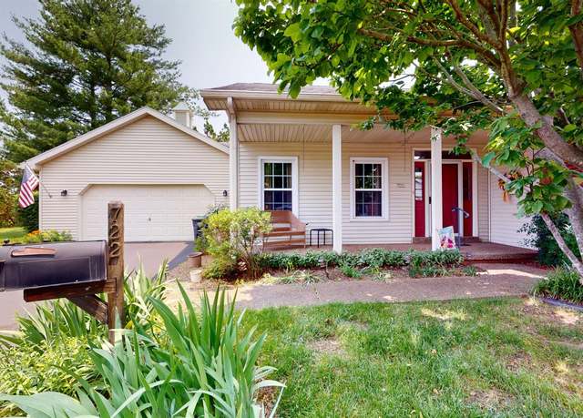 Property at 722 Kingswood Dr, Evansville, IN 47715, 2 beds, 2 baths